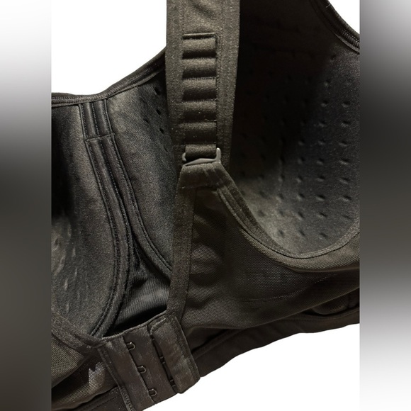 Livi Active High Impact Underwire Sports Bra - Picture 6 of 8